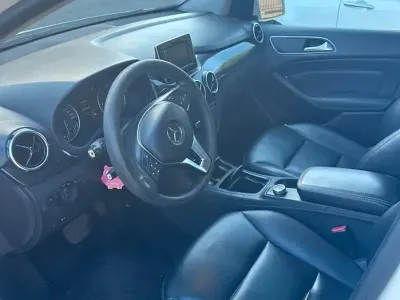 Usata Mercedes B180 109 CV (80 kW) 2012 Bianco Utilitaria