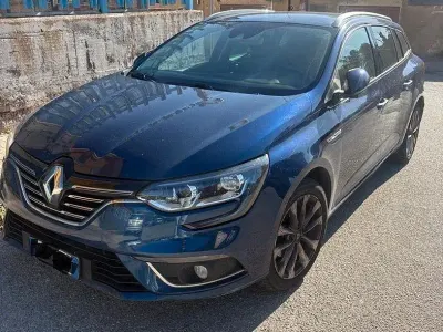 Usata Renault Mégane GrandTour 150 CV (110 kW) 2017 Blu Station wagon