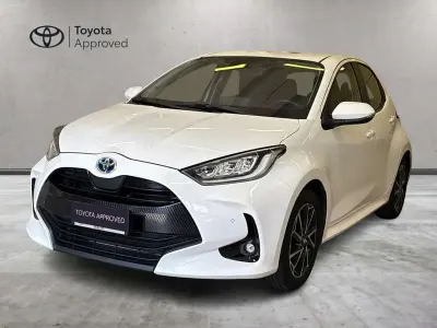 Usata Toyota Yaris Hybrid Trend 116 CV (85 kW) 2022 Bianco Berlina