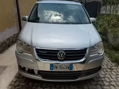 Usata VW Touran 105 CV (77 kW) 2009 Grigio Monovolume