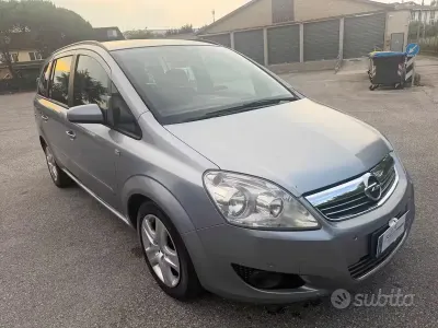 Usata Opel Zafira Enjoy 110 CV (80 kW) 2008 Grigio Monovolume