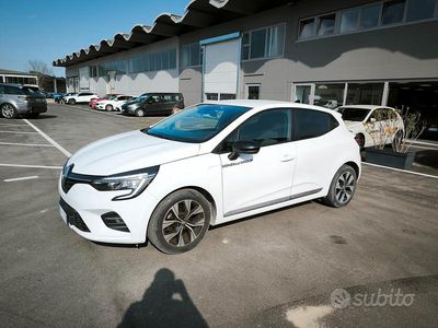 Occasion Renault Clio V Evolution 100 ch (73 kW) 2023 Blanc Berline