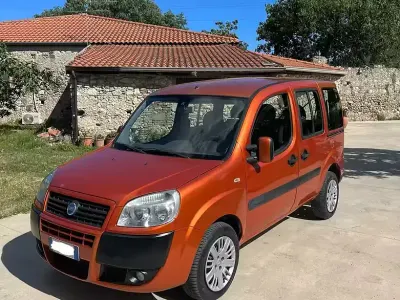 Käytetty Fiat Doblò 105 HP (77 kW) 2006 Oranssi Tila-auto