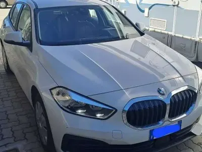 Usata BMW 116 Advantage 109 CV (80 kW) 2022 Bianco Utilitaria