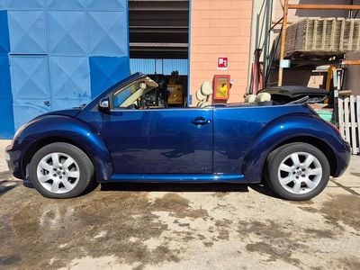 Usata VW New Beetle 101 CV (74 kW) 2004 Blu Utilitaria