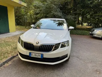 Usata Skoda Octavia Ambition 150 CV (110 kW) 2017 Bianco Berlina