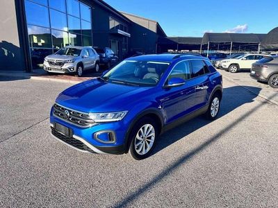Usata VW T-Roc Life 110 CV (80 kW) 2022 Blu SUV