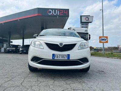 usata Lancia Ypsilon 1.2 69 CV 5 porte Platinum