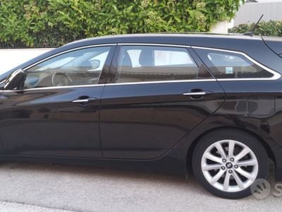 Usata Hyundai i40 136 CV (100 kW) 2011 Nero Station wagon