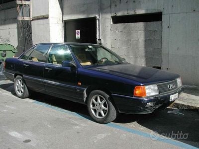 Usata Audi 100 70 CV (51 kW) 1983 Blu Berlina