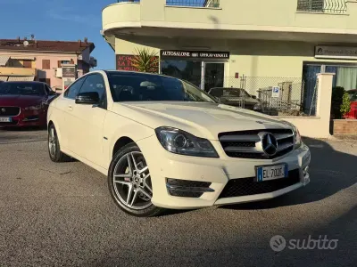 Usata Mercedes C220 Avantgarde 170 CV (125 kW) 2012 Bianco Coupé