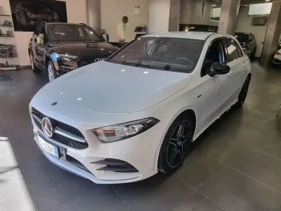 Usado Mercedes A180 Premium 116 CV (85 kW) 2022 Blanco Berlina