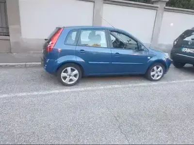 Usata Ford Fiesta 68 CV (50 kW) 2008 Blu Utilitaria