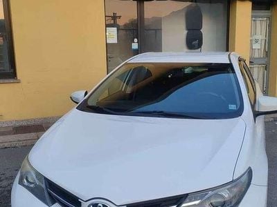 Usata Toyota Auris Active 90 CV (66 kW) 2014 Bianco Berlina