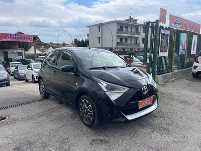 Usata Toyota Aygo 72 CV (52 kW) 2020 Nero Utilitaria