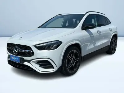 Usado Mercedes GLA200 Advanced Plus 150 CV (110 kW) 2024 Blanco SUV