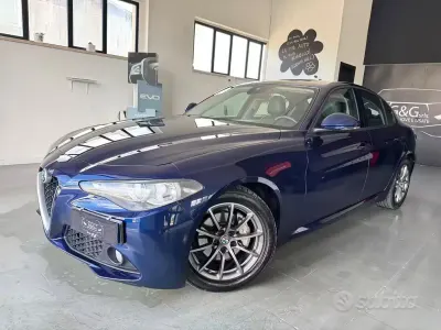 Usata Alfa Romeo Giulia 180 CV (132 kW) 2018 Blu Berlina