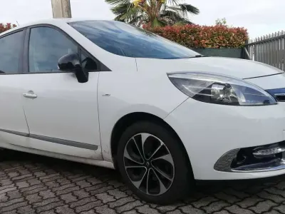 Usata Renault Scénic III Luxe 131 CV (96 kW) 2015 Bianco Monovolume