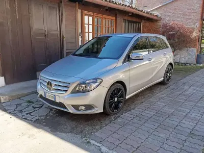 Usata Mercedes B180 Executive 109 CV (80 kW) 2013 Argento Utilitaria