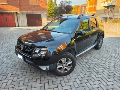 Usata Dacia Duster Black Shadow 114 CV (83 kW) 2017 Bluazzurro SUV