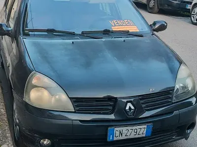 Usata Renault Clio 82 CV (60 kW) 2004 Nero Utilitaria
