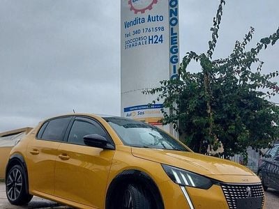 Usata Peugeot 208 GT-line 102 CV (75 kW) 2020 Giallo Utilitaria