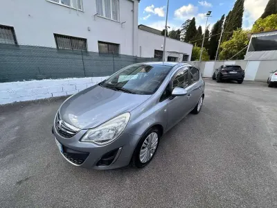 Usata Opel Corsa Club 86 CV (63 kW) 2011 Grigio Utilitaria