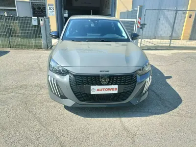 Usata Peugeot 208 Active 75 CV (55 kW) 2024 Grigio Utilitaria