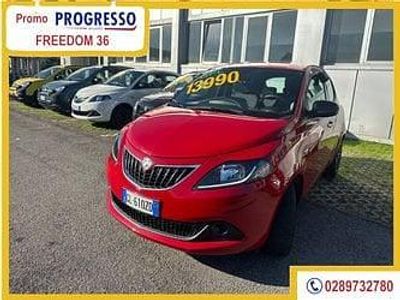 Usata Lancia Ypsilon Gold 69 CV (50 kW) 2023 Grigio Utilitaria