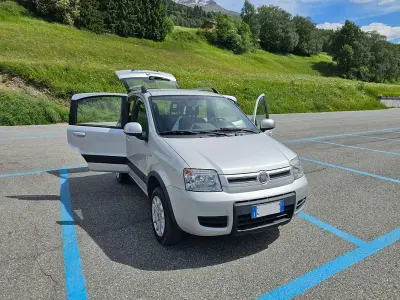 Usata Fiat Panda 4x4 Climbing 69 CV (50 kW) 2011 Argento Utilitaria