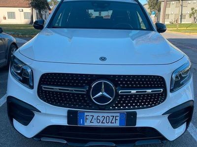 Mercedes GLB200