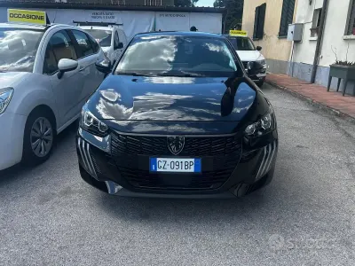 Usata Peugeot 208 Allure 101 CV (74 kW) 2025 Nero Utilitaria