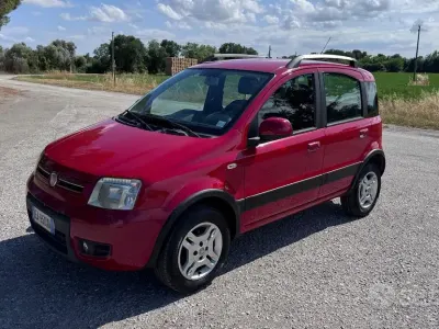 Usata Fiat Panda Climbing 60 CV (44 kW) 2010 Rosso Utilitaria