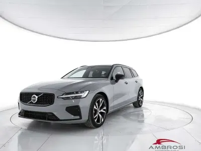 Nuova Volvo V60 Plus 197 CV (144 kW) 2026 Grigio Station wagon