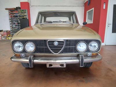 Brugt Alfa Romeo 2000 131 HK (96 kW) 1971 Guld Sedan