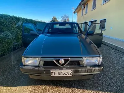 Usata Alfa Romeo 75 148 CV (108 kW) 1994 Verde Berlina