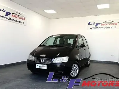 Käytetty Fiat Idea 77 HP (56 kW) 2010 Musta Tila-auto