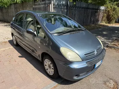 Usata Citroën Xsara Picasso 95 CV (69 kW) 2005 Grigio Monovolume