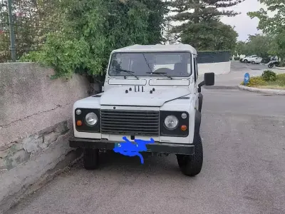 Usata Land Rover Defender 68 CV (50 kW) 1985 Bianco SUV
