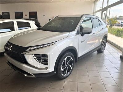 usata Mitsubishi Eclipse Cross 2.4 MIVEC 4WD PHEV Instyle SDA Pack 0 nuova a Bari