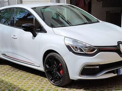 Käytetty Renault Clio IV R.S. 200 HP (147 kW) 2013 Sedan