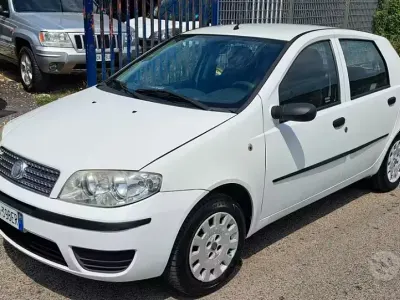 Usata Fiat Punto Classica 60 CV (44 kW) 2009 Bianco Utilitaria