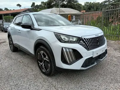 Usata Peugeot 2008 Allure 136 CV (100 kW) 2025 Bianco SUV