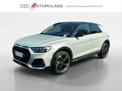 Nuova Audi A1 Ambiente 116 CV (85 kW) 2026 Argento cavo metallizzato nero SUV