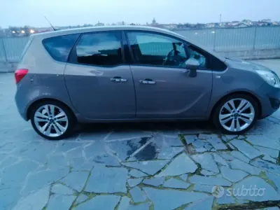 Usata Opel Meriva 2010 Grigio Monovolume