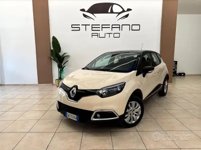 Usata Renault Captur 90 CV (66 kW) 2014 Beige SUV