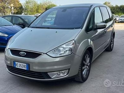 Begagnad Ford Galaxy 140 HK (102 kW) 2009 Grå Minibuss