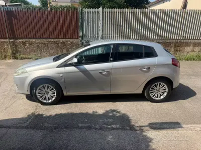 Usata Fiat Bravo Dynamic 120 CV (88 kW) 2011 Grigio Utilitaria