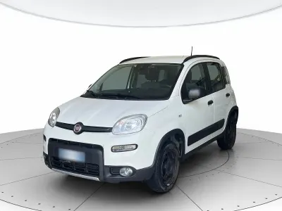 Usata Fiat Panda 4x4 Wild 85 CV (62 kW) 2021 Bianco Utilitaria