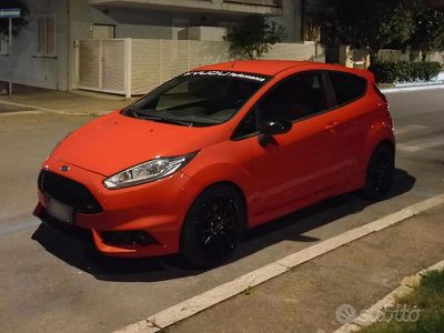 Usata Ford Fiesta ST 182 CV (133 kW) 2016 Rosso Berlina